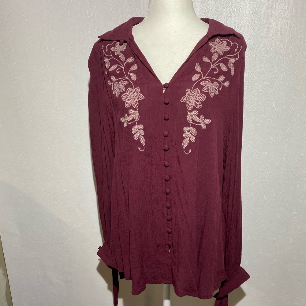 Vintage America blouse NWOT.🌹💕